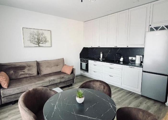 7th floor apartament, free parking