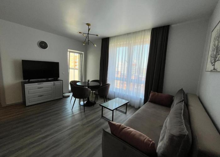 7th floor apartament, free parking