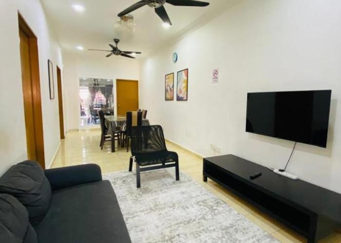 Deena's Cottage Homestay Kulim Hitech Hospital Kulim, Three bedrooms Single Storey Terrace House