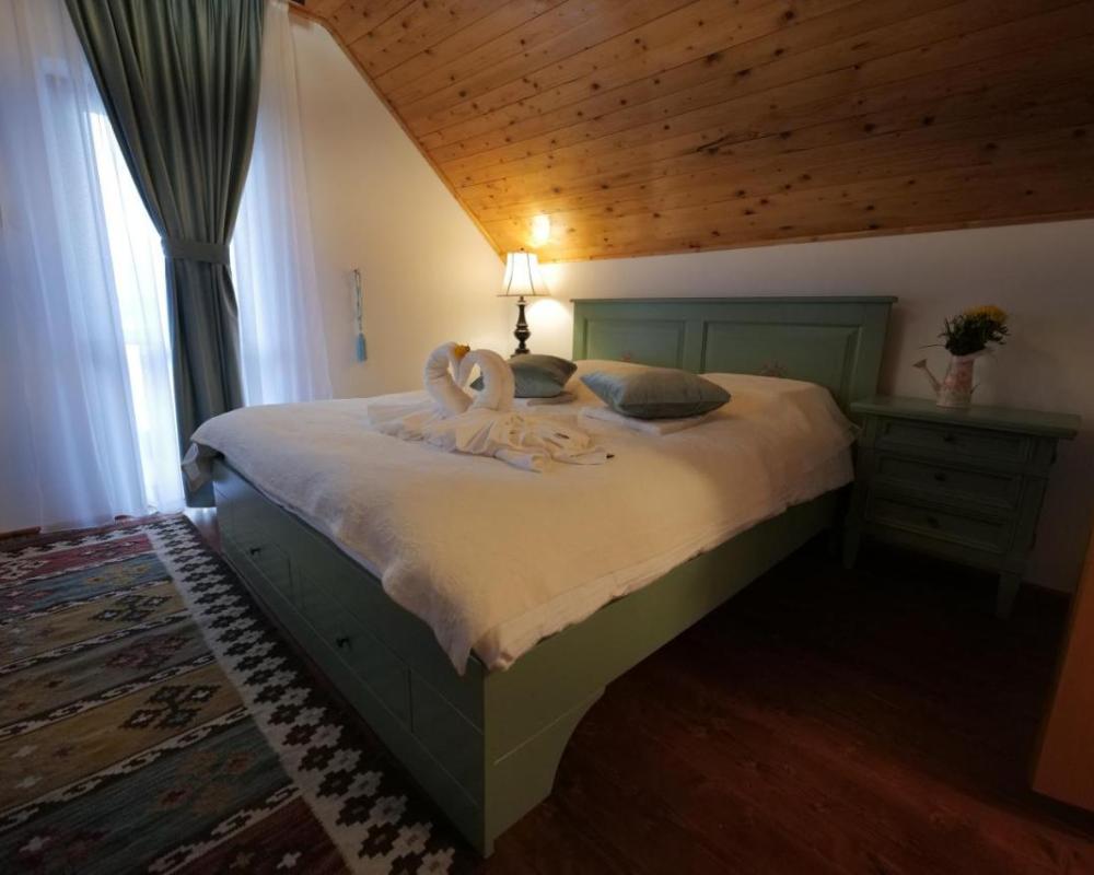 фото Rustic Cottage