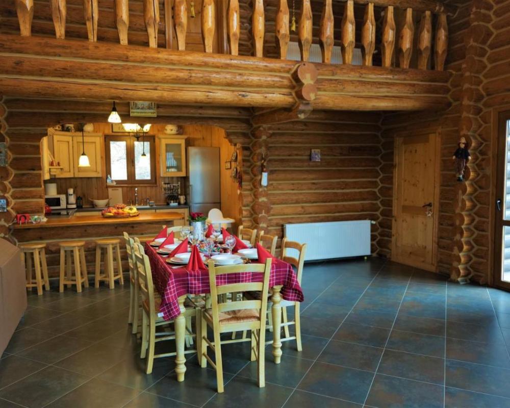 фото Rustic Cottage