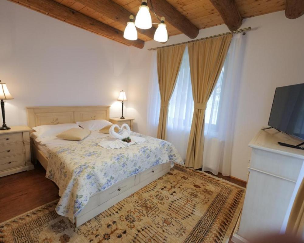 фото Rustic Cottage