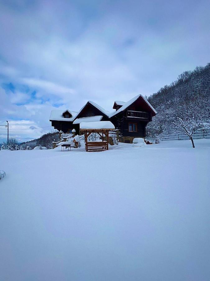 фото Rustic Cottage