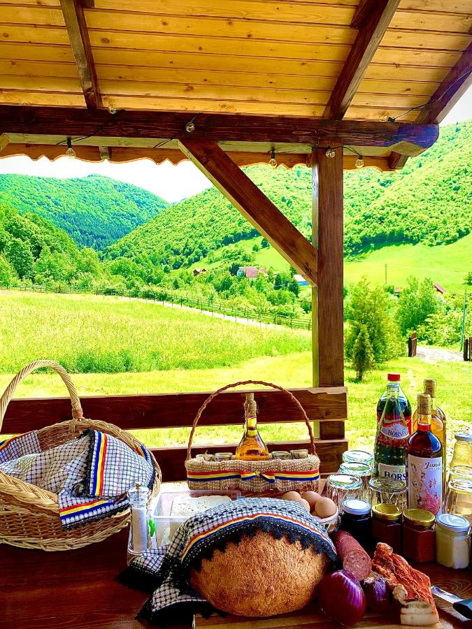 фото Rustic Cottage