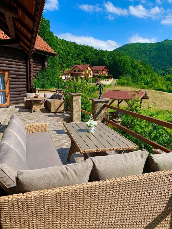 фото Rustic Cottage