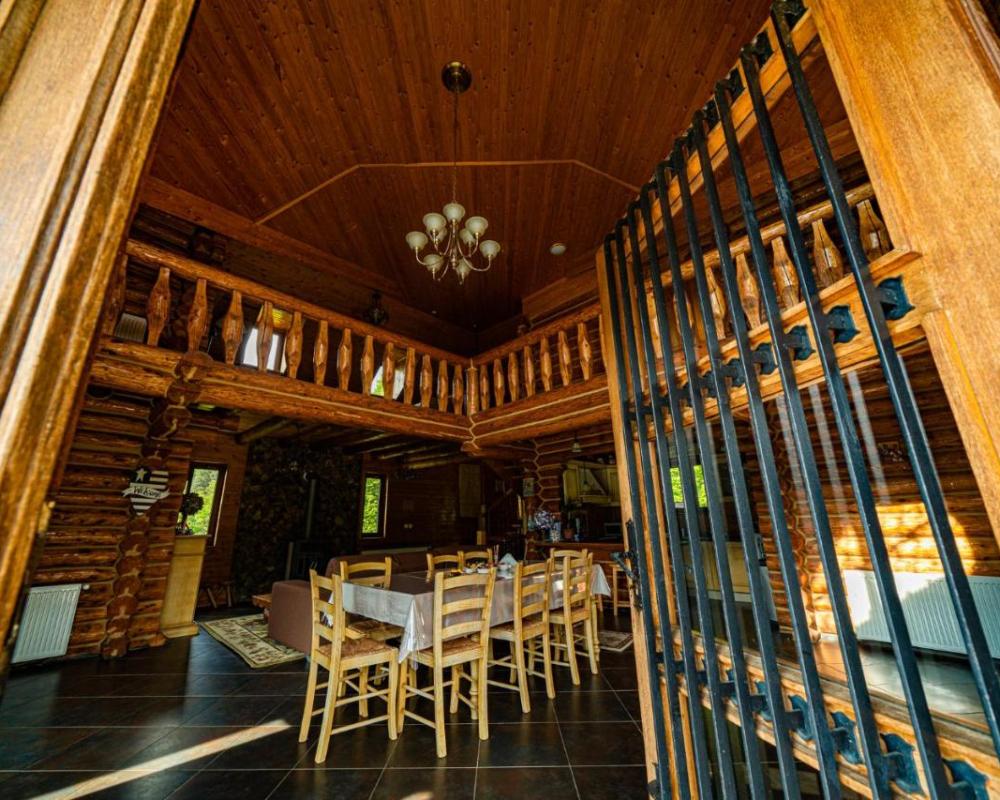 фото Rustic Cottage