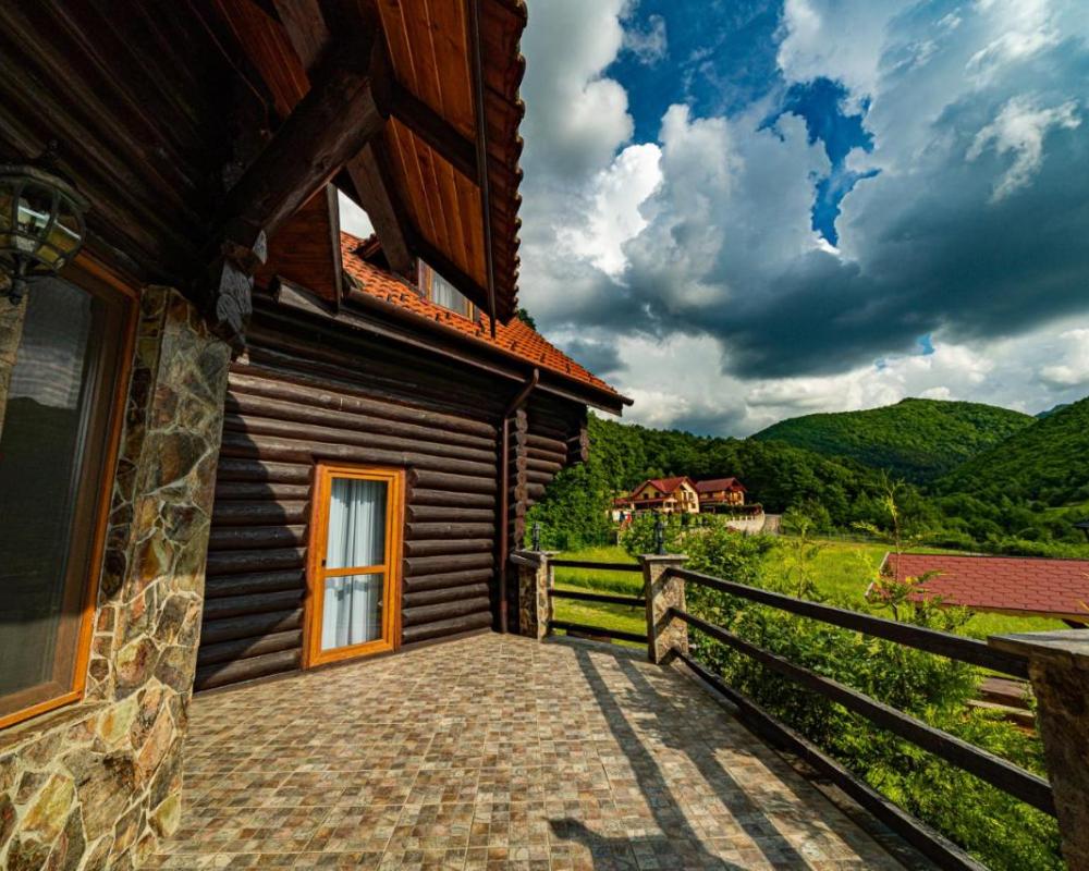 фото Rustic Cottage