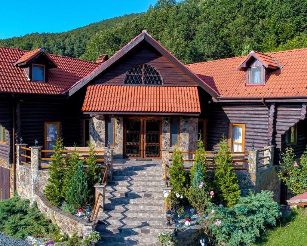 фото Rustic Cottage