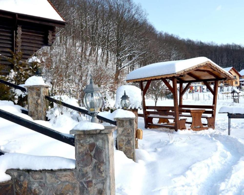 фото Rustic Cottage