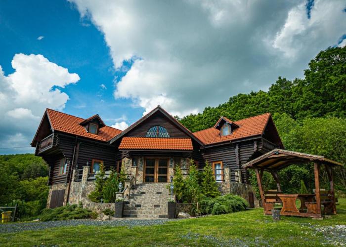 Rustic Cottage