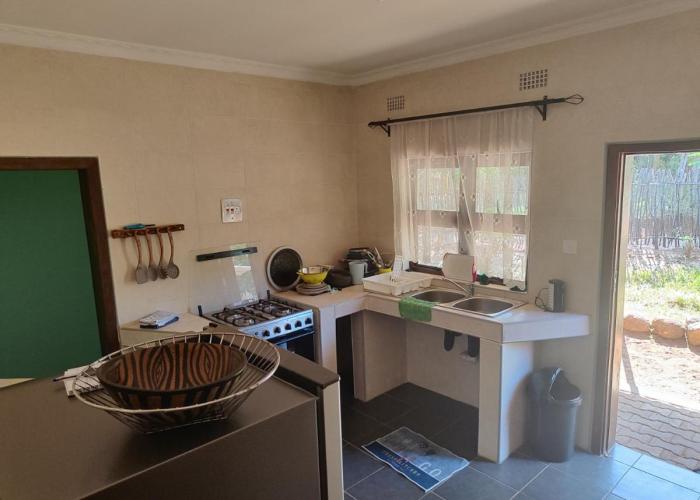 Kalahari Sand Ridge Inn
