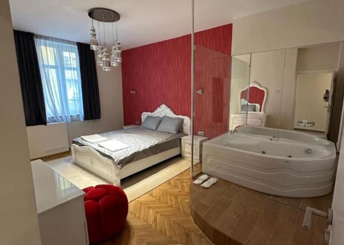 Lux apartments Top center