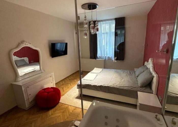 Lux apartments Top center