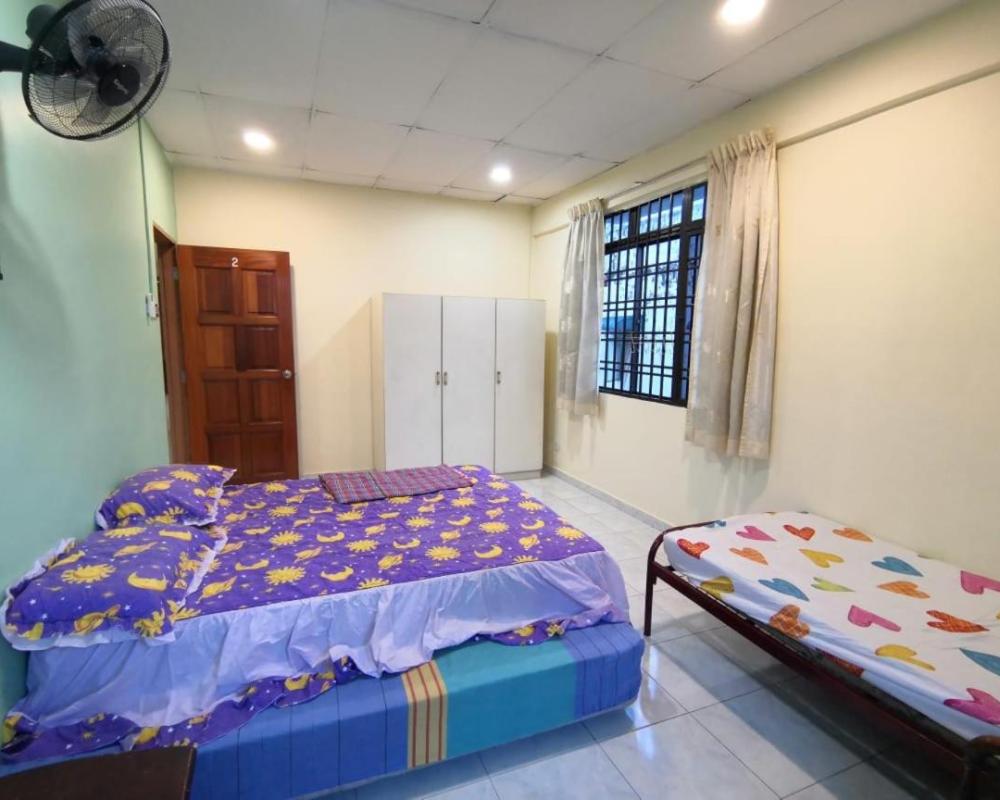 Cosy Homestay Ulu Tiram - Room only