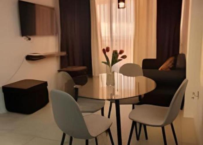 Característico departamento 2 habitaciones, capacidad 4 y 5 personas, excelente vista de la ciudad y mar