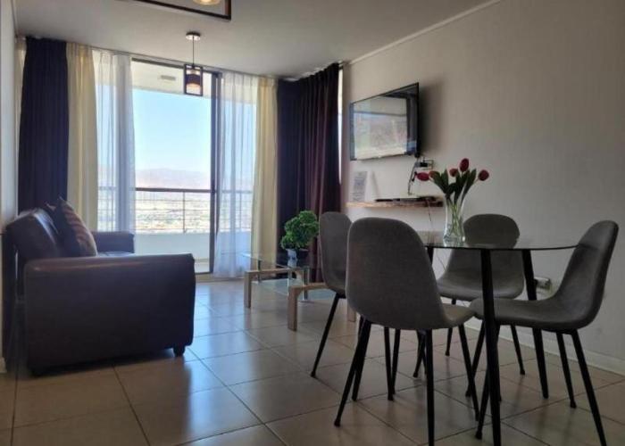 Característico departamento 2 habitaciones, capacidad 4 y 5 personas, excelente vista de la ciudad y mar