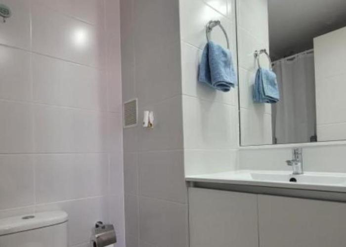 Característico departamento 2 habitaciones, capacidad 4 y 5 personas, excelente vista de la ciudad y mar