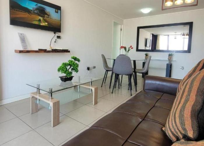Característico departamento 2 habitaciones, capacidad 4 y 5 personas, excelente vista de la ciudad y mar