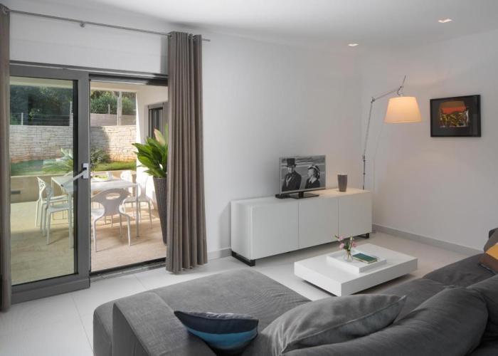 Villa Valsavia-apartment Borik with pool and SPA