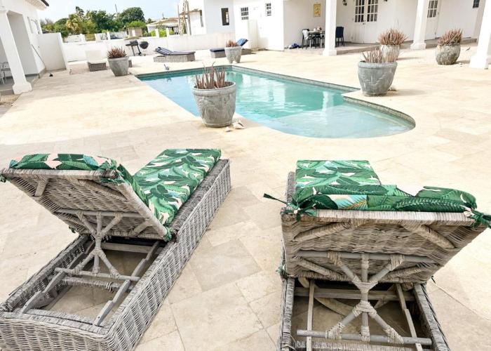 Villa Pearl - Steps from the Sea