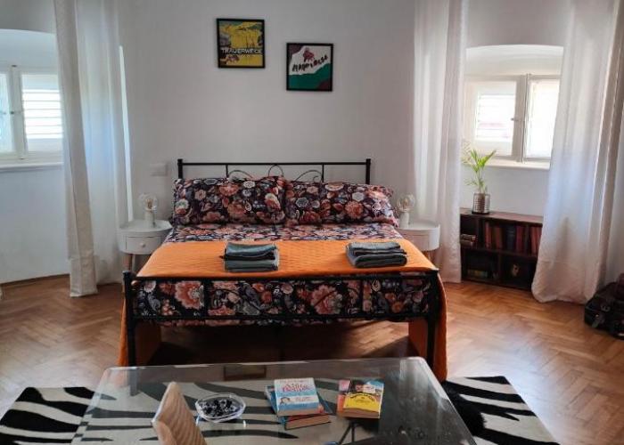 Volta 8 rooms