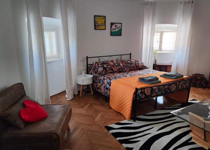 Volta 8 rooms