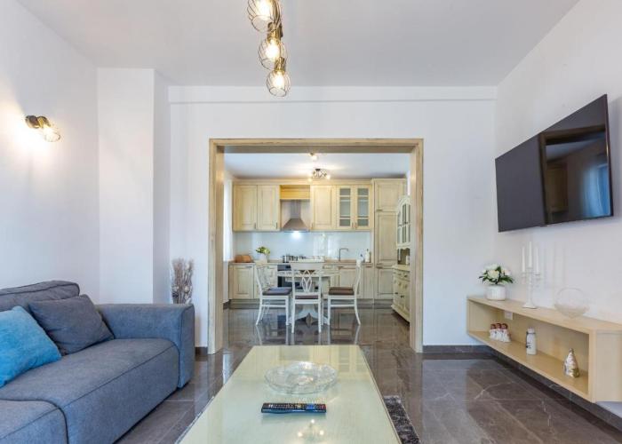 MP Luxury Holiday Home with swimming pool