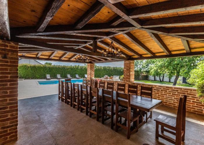 MP Luxury Holiday Home with swimming pool