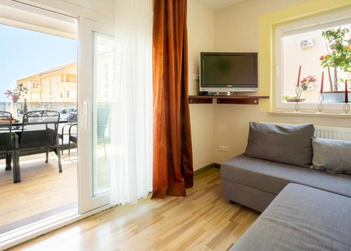 Glumac modern apartment in Novalja center