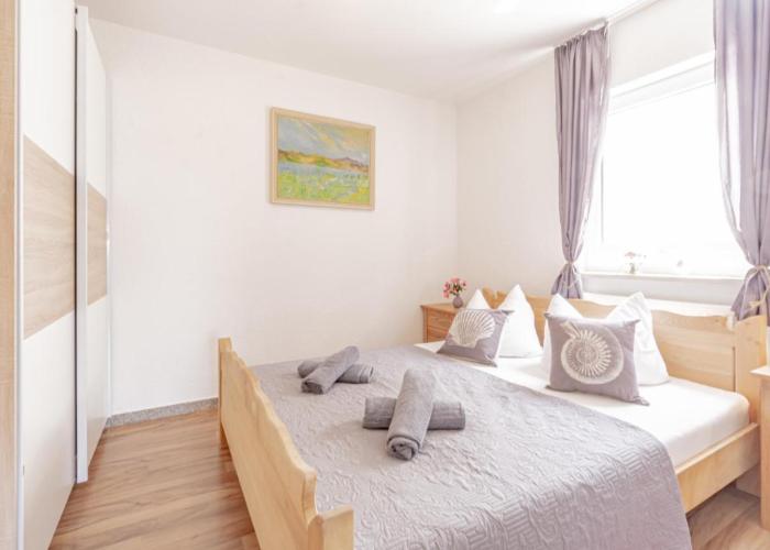 Glumac modern apartment in Novalja center