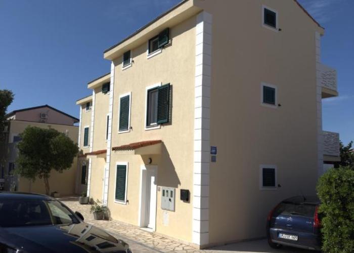 Apartmani Lovren
