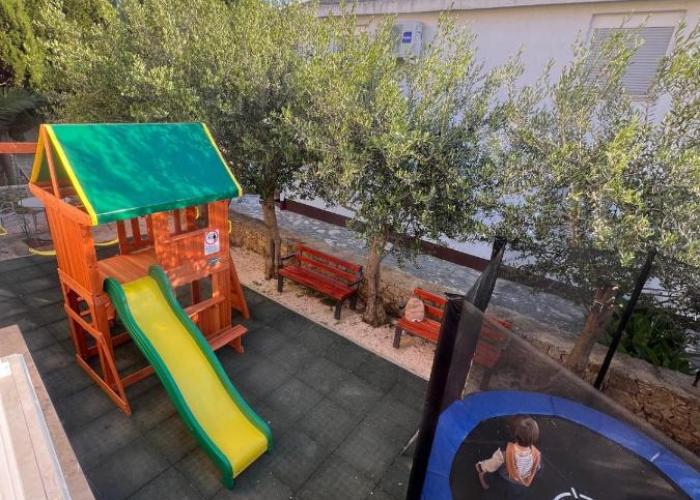 Apartmani Lovren