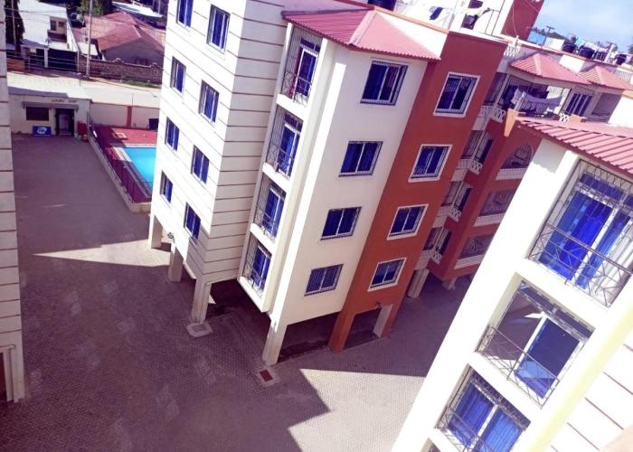 Lovely and spacious 3 bedroom apartment with swimming pool