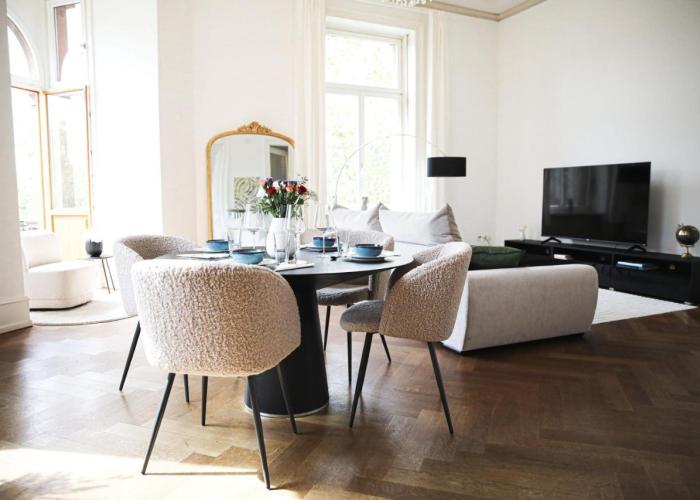 Palais Passy~Design Suite mit Ausblick im Zentrum