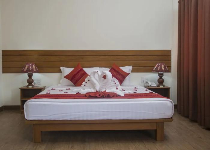 Royal Aykare Lodge