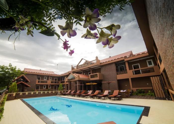 Royal Aykare Lodge