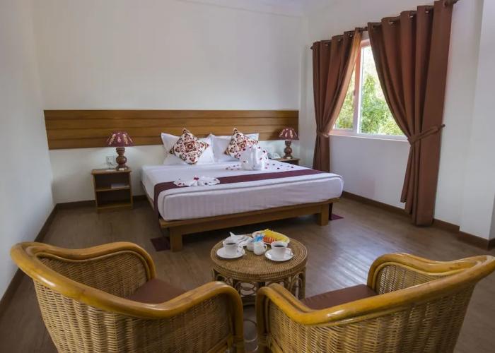 Royal Aykare Lodge