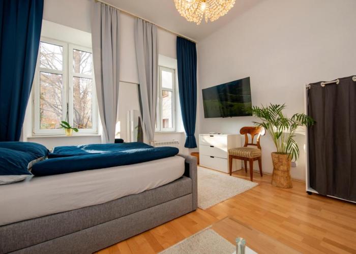 Home Suites Home