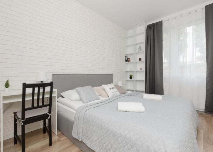 Apartment Warsaw Goclaw & 2 bedrooms & Parking & Balcony by Renters