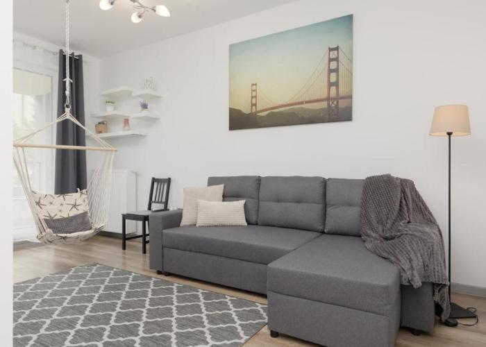 Apartment Warsaw Goclaw & 2 bedrooms & Parking & Balcony by Renters