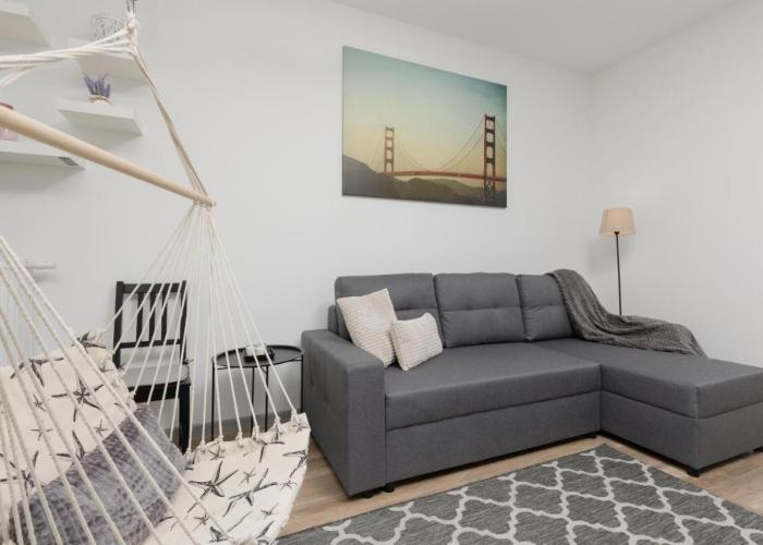 Apartment Warsaw Goclaw & 2 bedrooms & Parking & Balcony by Renters