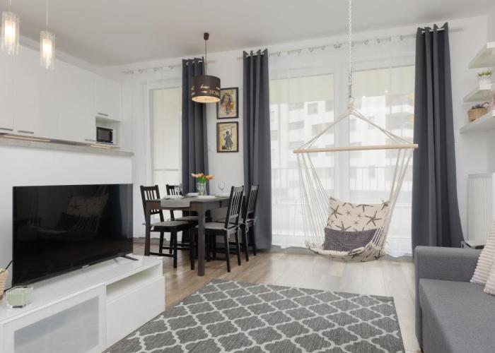 Apartment Warsaw Goclaw & 2 bedrooms & Parking & Balcony by Renters