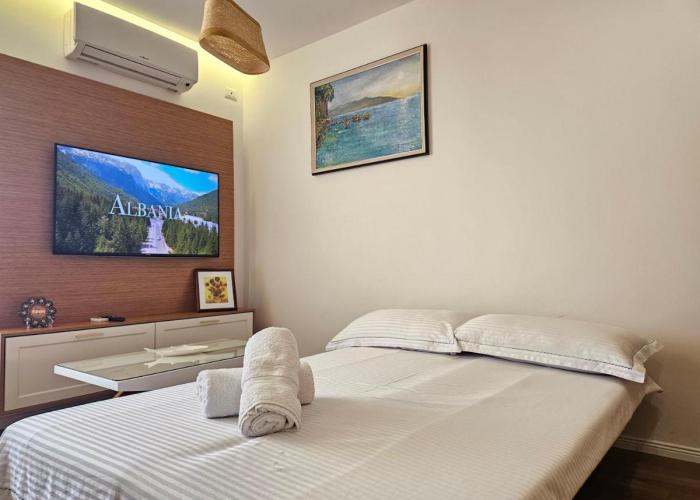 Bohemian Apt, Beachfront & Family Friendly - by BETA Premium