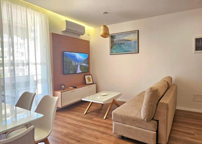 Bohemian Apt, Beachfront & Family Friendly - by BETA Premium