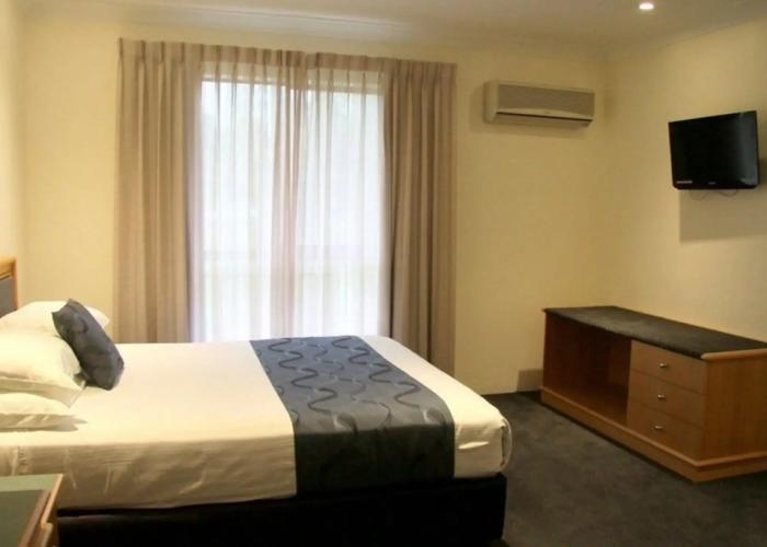 West End Motor Lodge