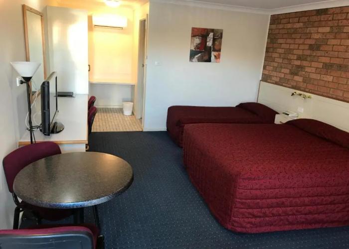 Orange Motor Lodge