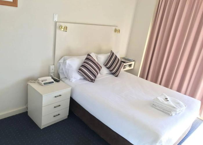 Orange Motor Lodge