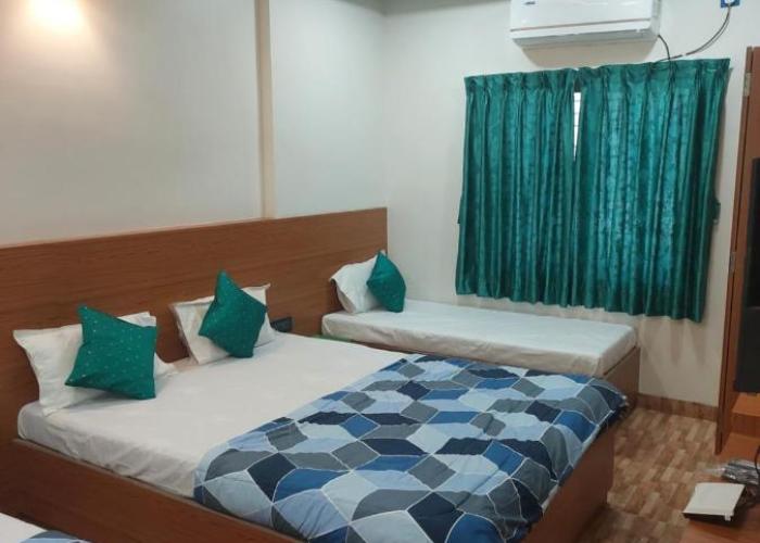 Hotel Sai Dakshina Inn