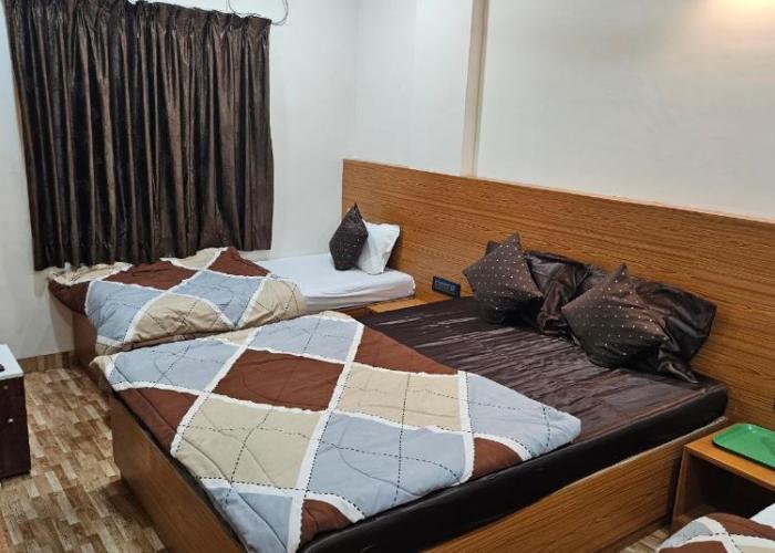 Hotel Sai Dakshina Inn