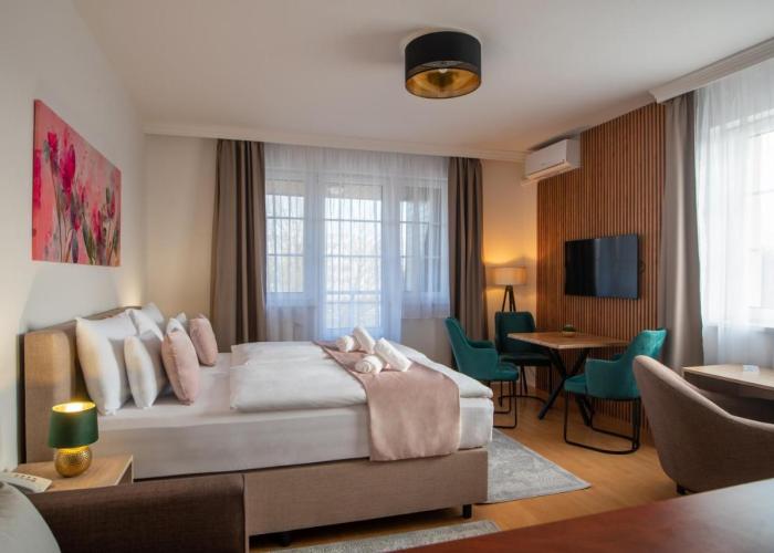 Holdvirág Hotel